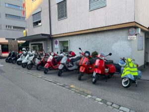 Start in die neue Vespa-Saison 2025